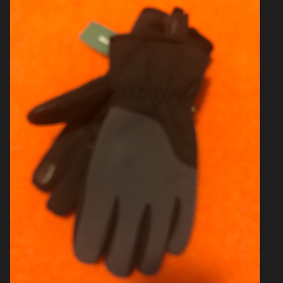 Auclair black and gray sporty tech gloves NWT - Picture 4 of 7